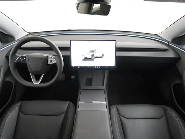 Tesla Model 3 RWD 60 kWh 2024 Elektrisch 26