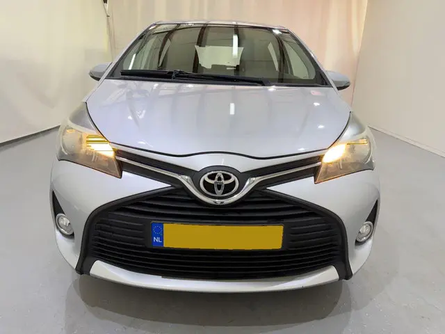 Toyota Yaris HB 1.0 VVt-i Aspiration 2015 Benzine 39