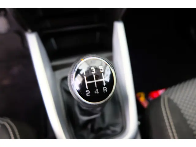 Suzuki Vitara 1.6 Exclusive 2016 Benzine 25