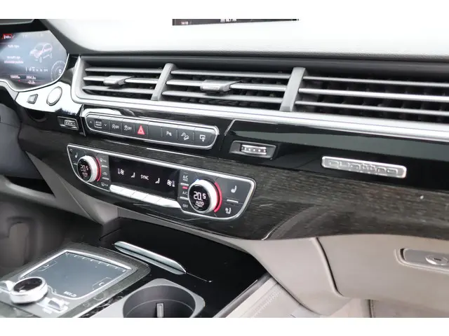 Audi Q7 3.0T Quattro 2017 Benzine 56