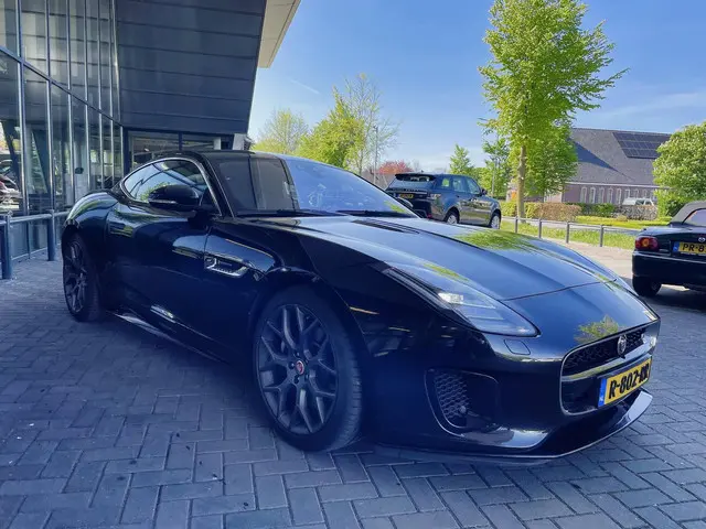 Jaguar F-Type P300 RWD 2019 Benzine 52