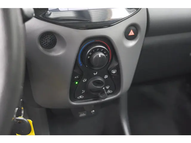 Peugeot 108 1.0 e-VTi Active TOP! 2019 Benzine 44