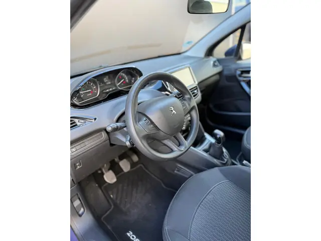 Peugeot 208 1.2 PureTech Blue Lion 2018 Benzine 33