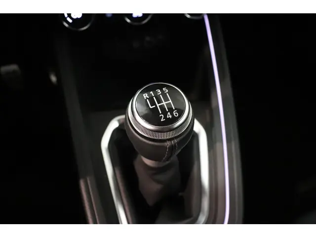 Renault Clio 1.0 TCe 90 GPF esprit Alpine 2024 Benzine 26