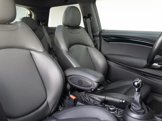 MINI 3-Deurs Cooper 2022 Benzine 10