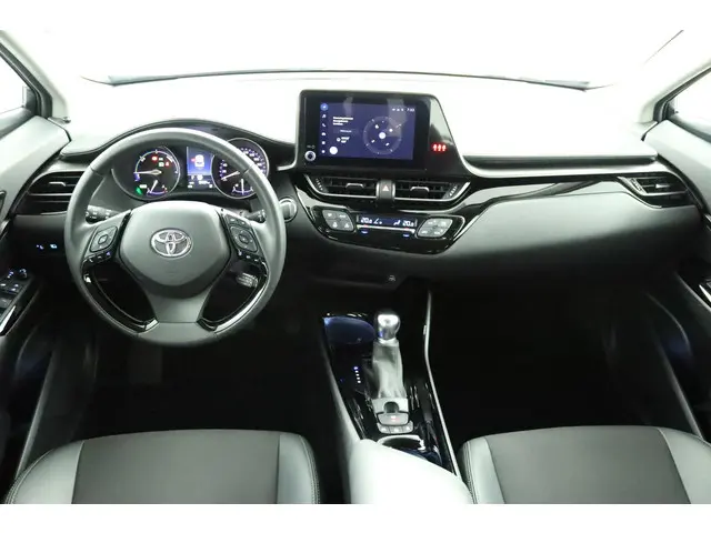 Toyota C-HR 1.8 Hybrid Dynamic 2023 Hybride Benzine 4