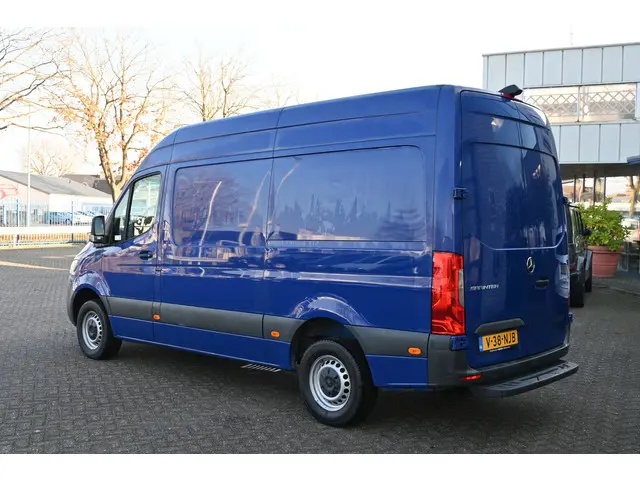 Mercedes-Benz Sprinter 315 CDI L2H2 RWD 2021 Diesel 12