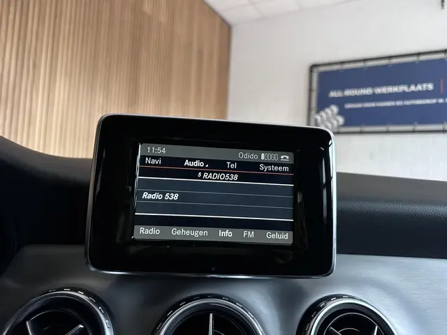 Mercedes-Benz GLA 200 AMG 2015 Benzine 8