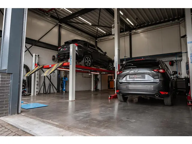 Lexus UX 250h Preference Line 2022 Hybride Benzine 27