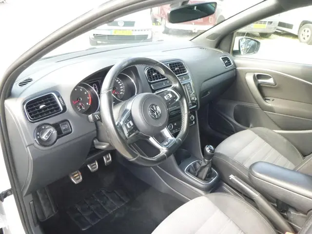 Volkswagen Polo 1.2 TSI R-LINE 2X 2014 Benzine 11