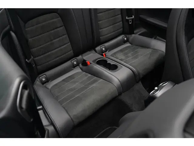 Mercedes-Benz C-Klasse Cabrio 180 AMG Line 2023 Benzine 64