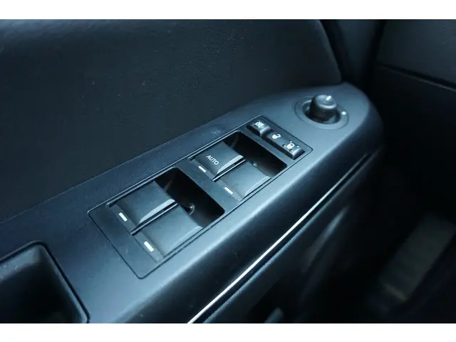Jeep Compass 2.4 Limited 4WD AUTOMAAT 2012 Benzine 22