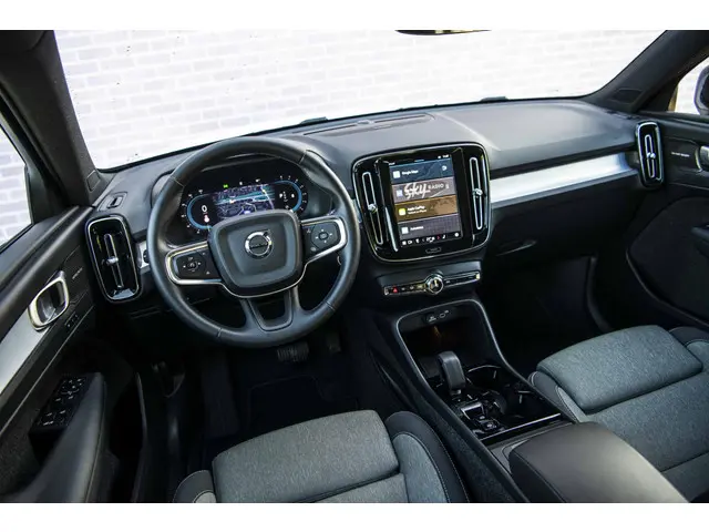 Volvo XC40 2.0 B4 Plus Dark 2024 Benzine 11