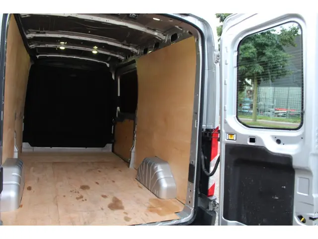 Ford Transit 330 2.0 TDCI L3H2 Am 2017 Diesel 19