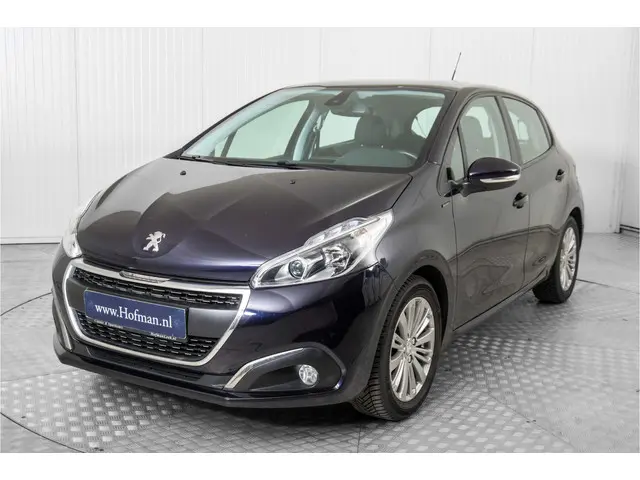 Peugeot 208 1.2 PureTech Signature 2019 Benzine 17
