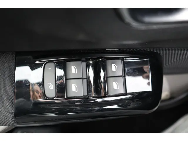 Citroën C3 1.2 PURETECH S&S SHINE VTR SPORT 2019 Benzine 20