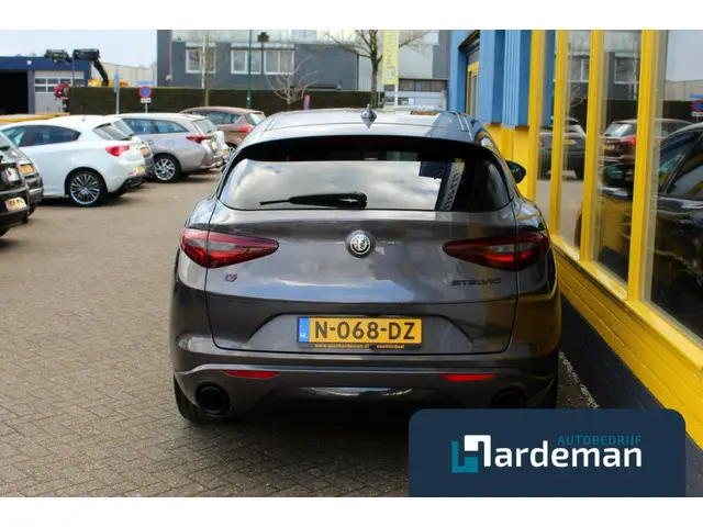 Alfa Romeo Stelvio 2.0 T AWD Veloce Carplay 2021 Benzine 28