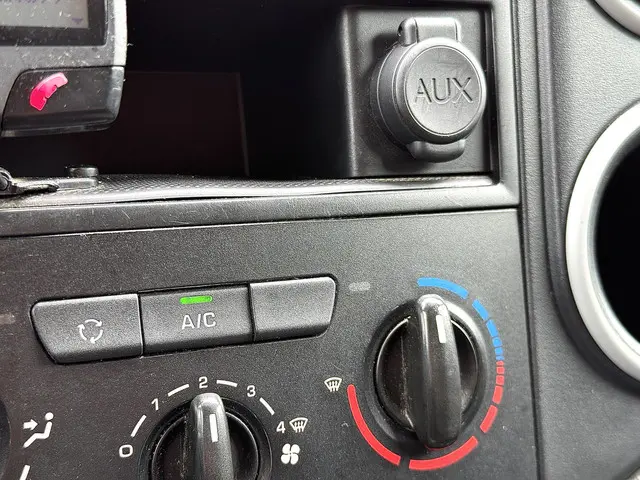 Peugeot Partner 120 1.6 HDi 75 L1 XR 2016 Diesel 21