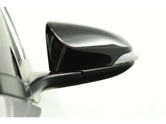 Toyota C-HR 1.8 Hybrid Bi-Tone 2017 Hybride Benzine 38