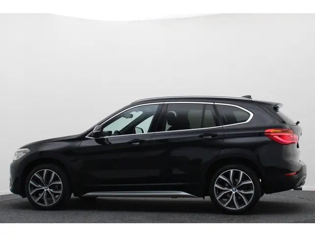 BMW X1 sDrive18i Centennial High Executive 2016 Benzine 16