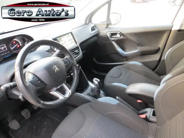 Peugeot 208 1.2 VTi Allure panorama dak 2012 Benzine 4