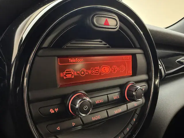 MINI One Mini 1.2 Pepper 2017 Benzine 23