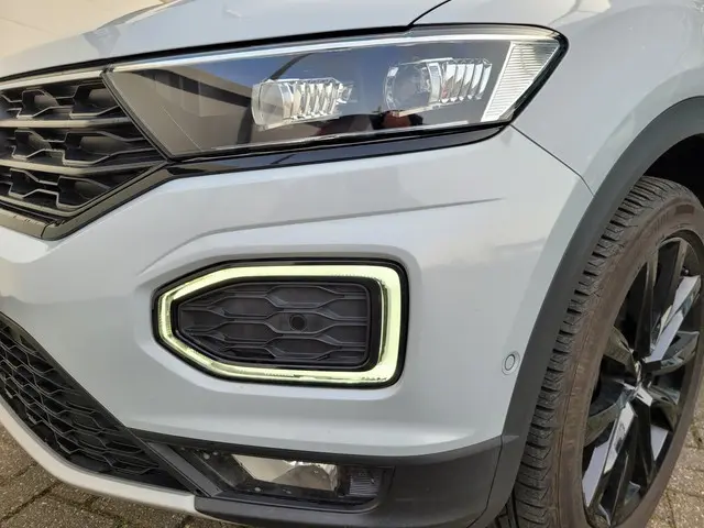 Volkswagen T-Roc 1.5 TSI Sport Business R 2020 Benzine 25