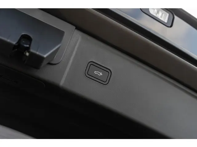 Lynk & Co 08 1.5 More 2026 Hybride Benzine 24