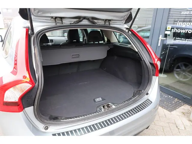 Volvo V60 2.0 T3 Nordic+ 2016 Benzine 8