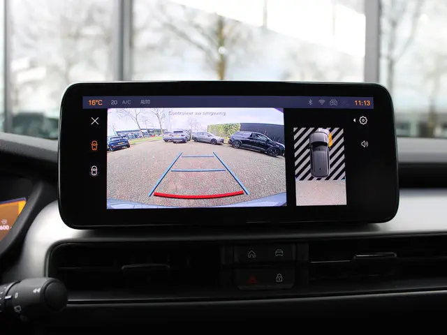 Jeep Avenger 1.2 e-Hybrid Summit 2025 Hybride Benzine 24