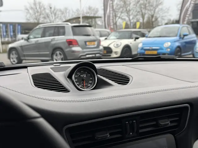 Porsche 911 Cabrio 3.8 Turbo Cabrio 2016 Benzine 6