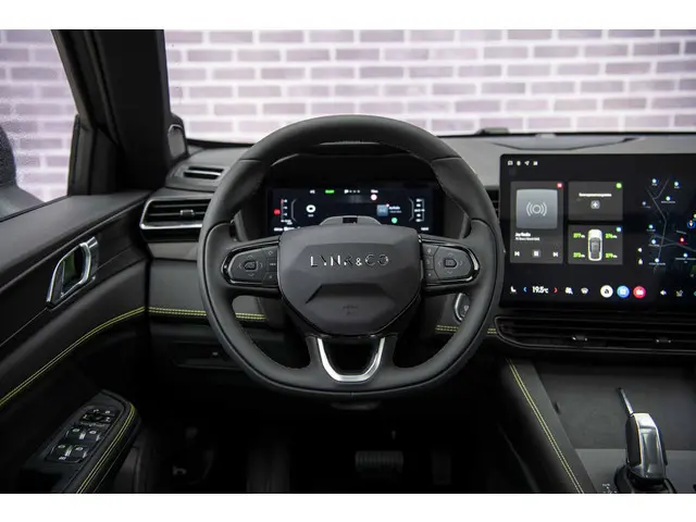 Lynk & Co 01 1.5 Plug-in Hybrid More 2025 Hybride Benzine 10