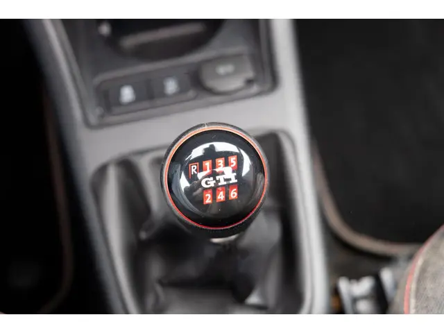 Volkswagen up! 1.0 TSI GTI | Pano | Beats | Camera 2018 Benzine 16