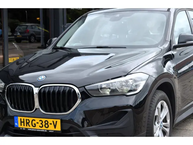 BMW X1 XDrive25e 2021 Hybride Benzine 8