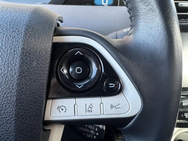 Toyota Prius 1.8 Plug-in Executive 2019 Hybride Benzine 13