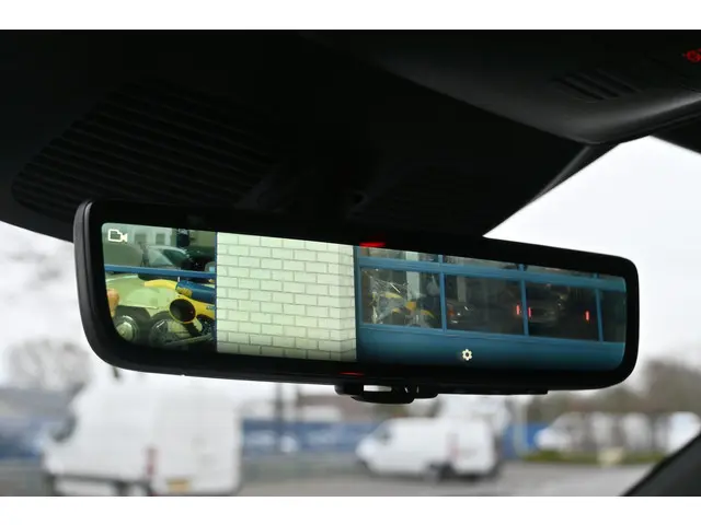 Mercedes-Benz V-Klasse 300d AMG L2 DC 2024 Diesel 23