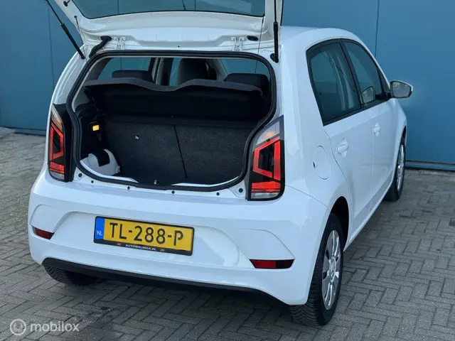 Volkswagen up! 1.0 BMT Move Up! Airco 5-Drs DAB 2018 Benzine 9