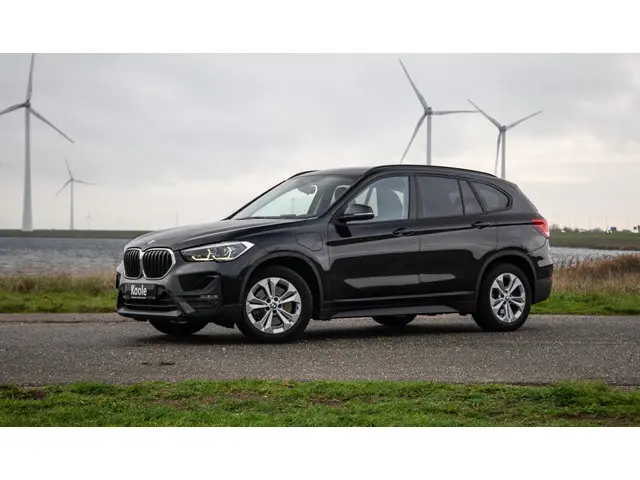 BMW X1 xDrive25e Executive 2021 Hybride Benzine 4