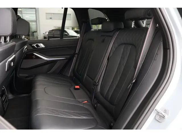 BMW X5 xDrive50e 2025 Hybride Benzine 53