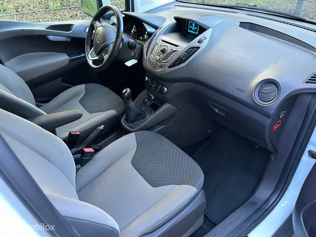 Ford Tourneo Courier 1.0 Titanium 2014 Benzine 10
