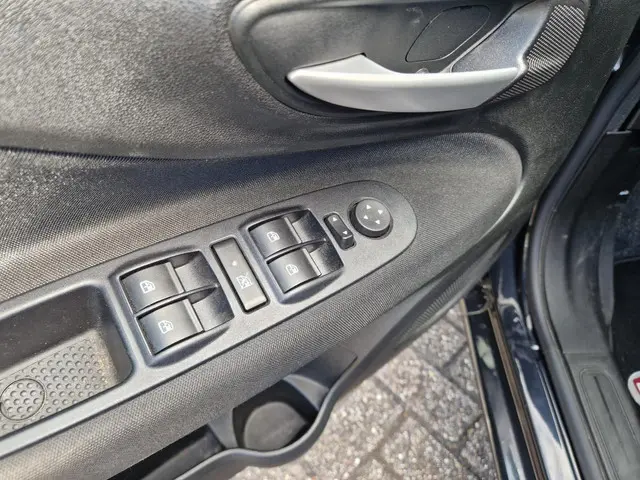 Fiat Punto Evo 0.9 TwinAir Lounge 2017 Benzine 10
