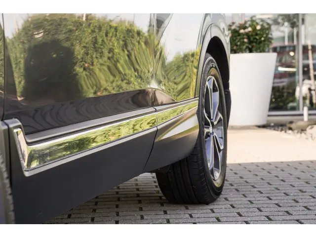 Honda CR-V 2.0i e:HEV ELEGANCE 2023 Hybride Benzine 13