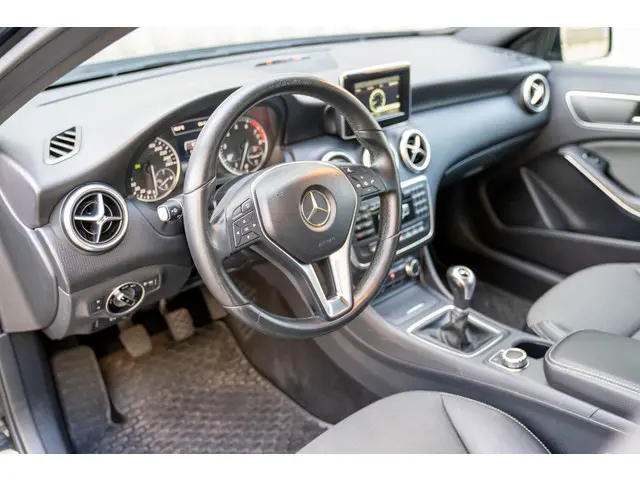 Mercedes-Benz A-Klasse 180 Prestige 2015 Benzine 14