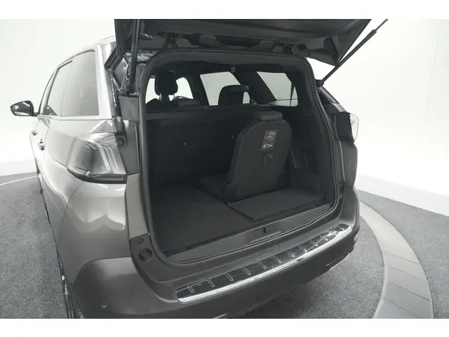 Peugeot 5008 PureTech 130 GT 2024 Benzine 63
