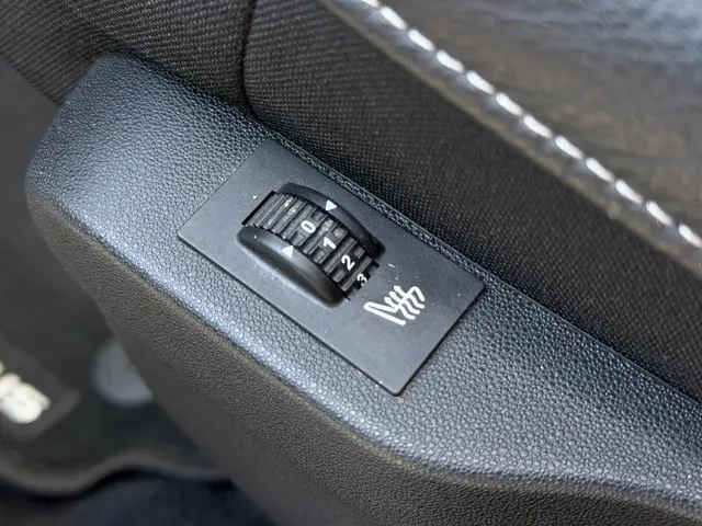 Citroën C4 Cactus 1.2 PureTech Shine 2016 Benzine 26