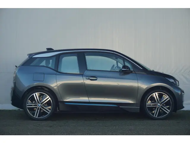 BMW i3 Executive Edition 120Ah 42 kWh 2020 Elektrisch 3
