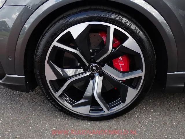 Audi RSQ8 4.0TFSI QUATTRO 2021 Benzine 7