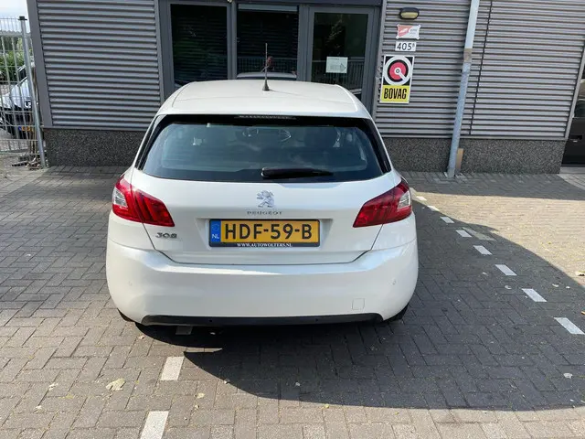 Peugeot 308 1.2 PureTech Active 2015 Benzine 8