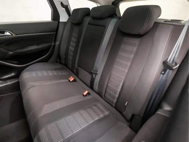 Peugeot 308 SW 1.2 PureTech Premium Sport 2015 Benzine 16