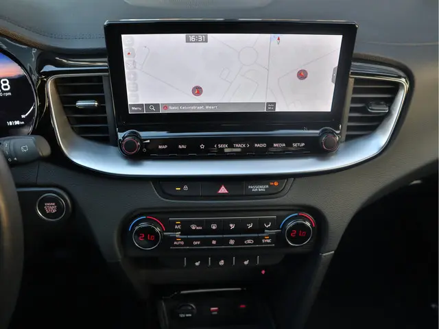 Kia Ceed 1.0 T-GDi DynamicPlusLine 2024 Benzine 14